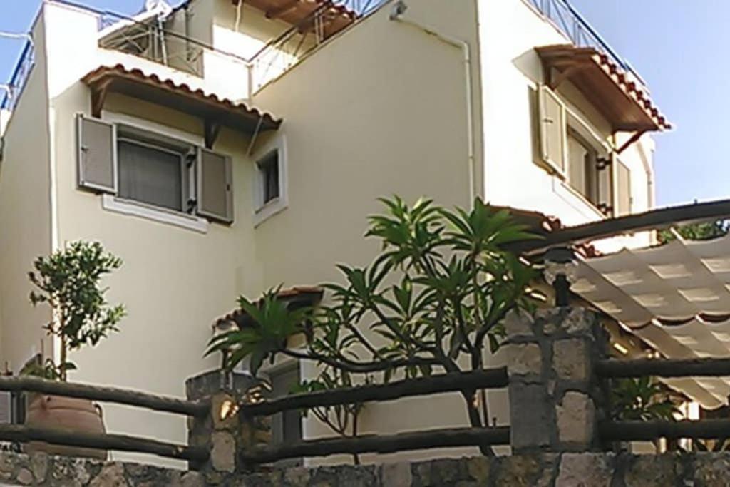 Nikolis Vacation House Vrísai 외부 사진