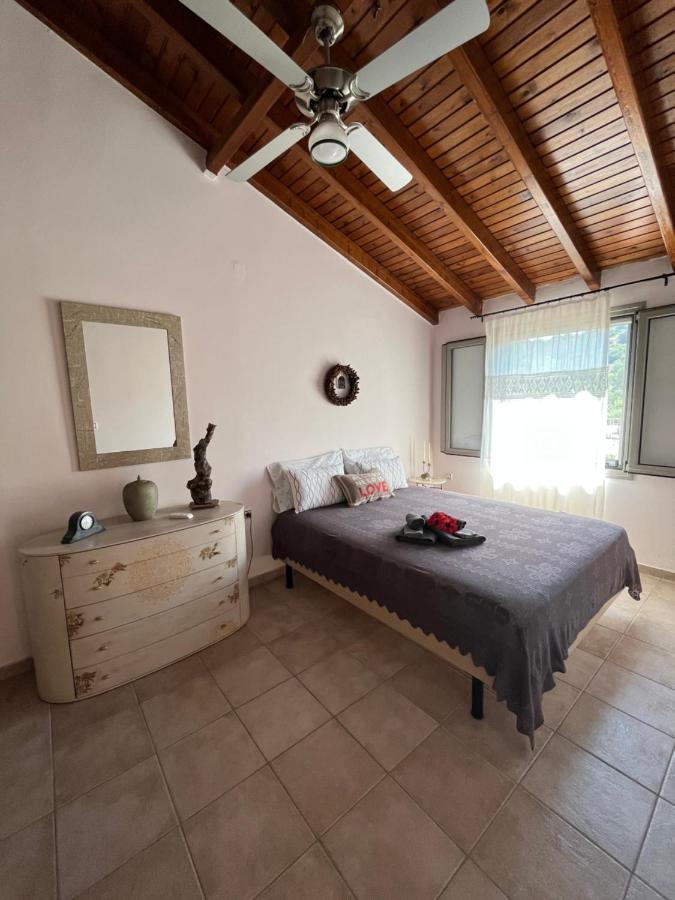 Nikolis Vacation House Vrísai 외부 사진